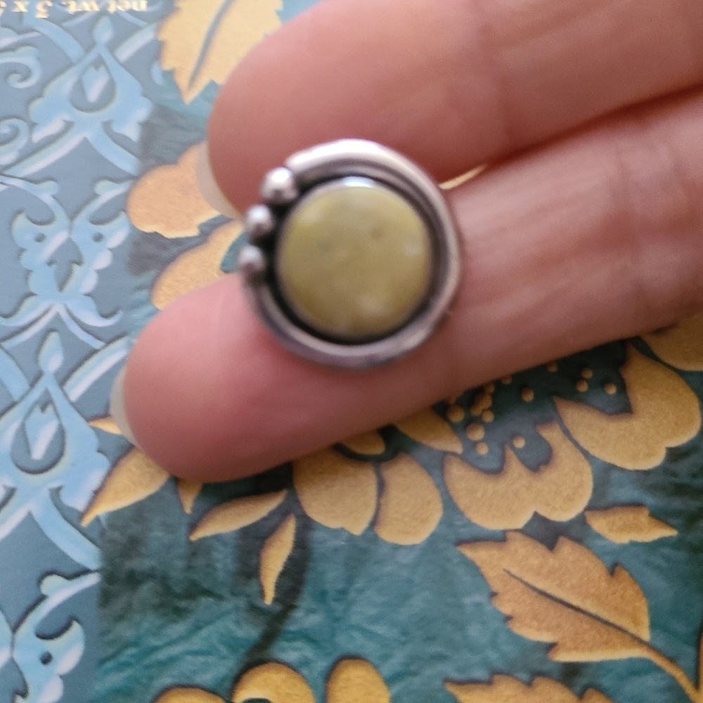 Vintage Earrings Sterling  Olive Green Stone Set In Silver Scandanavian Pierced - Picture 5 of 8